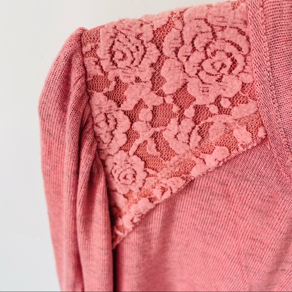 Knox Rose size L lace shoulder detail - Picture 4 of 12